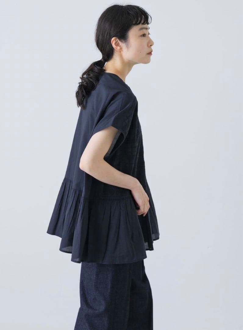 新品タグ付き　かぐれ　フロント刺繍フレンチブラウス　NAVY