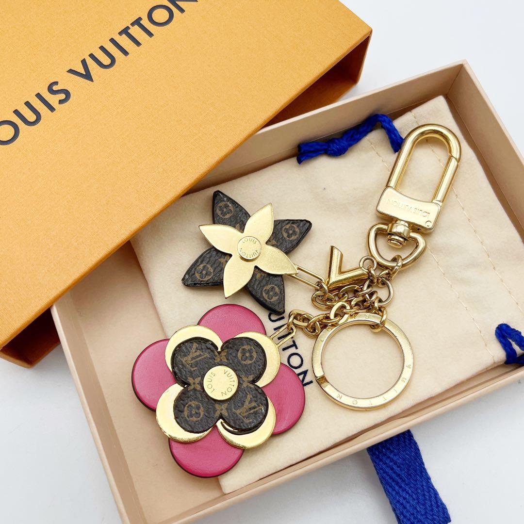ルイヴィトン ポルトクレ ブルーミングフラワー モノグラム　花　キーホルダー