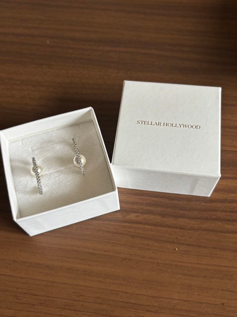 【セール中】ステラハリウッド　SAORIさんコラボ　ビジューラインパールピアス