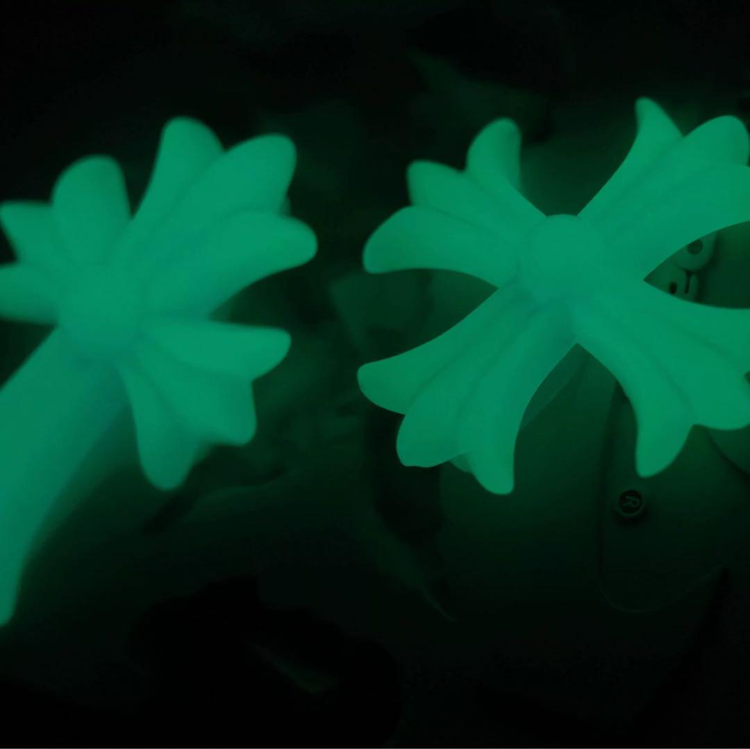 バカデカFAKE HEARTS 蓄光グリーン十字架 クロスネックレス