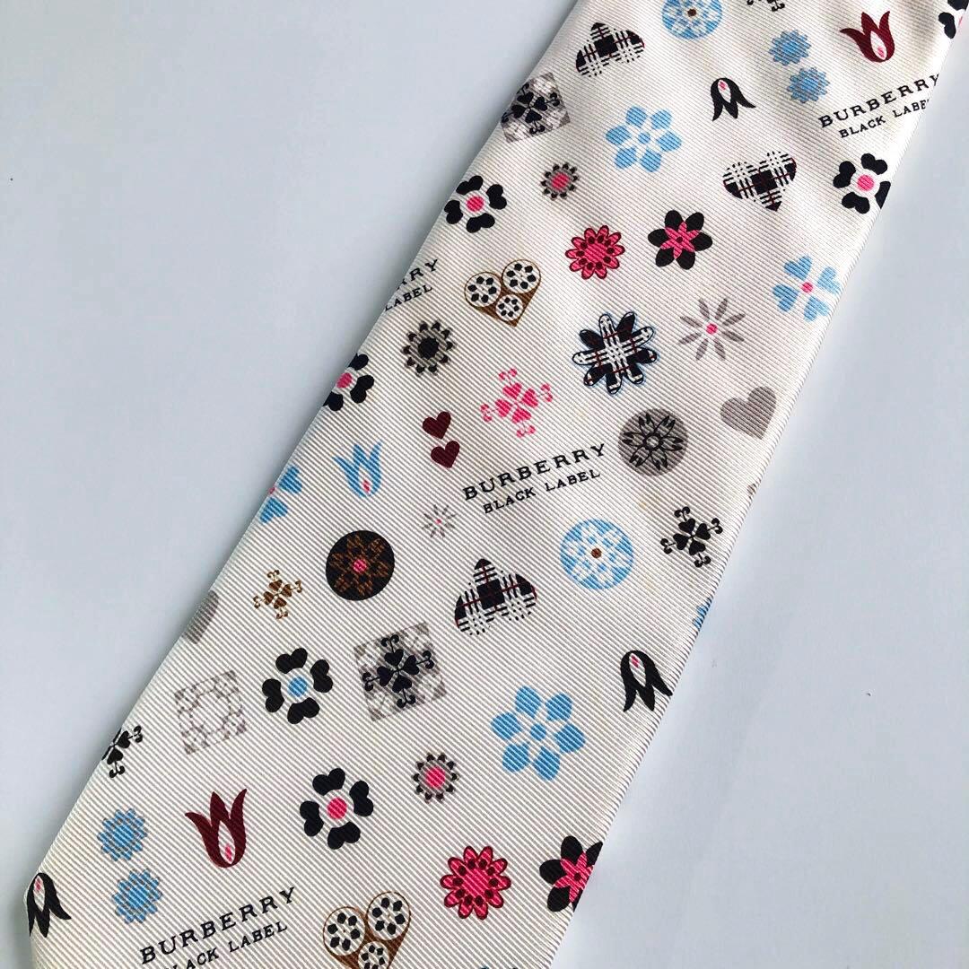 バーバリーブラックレーベル ネクタイ 紋章柄 オフホワイト