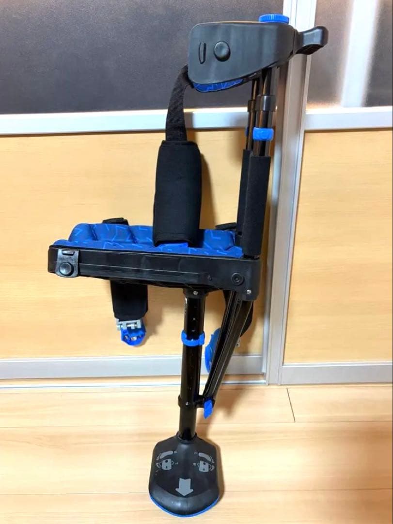 iwalkfree 3.0 歩行機　ハンズフリー松葉杖　アイウォークフリー