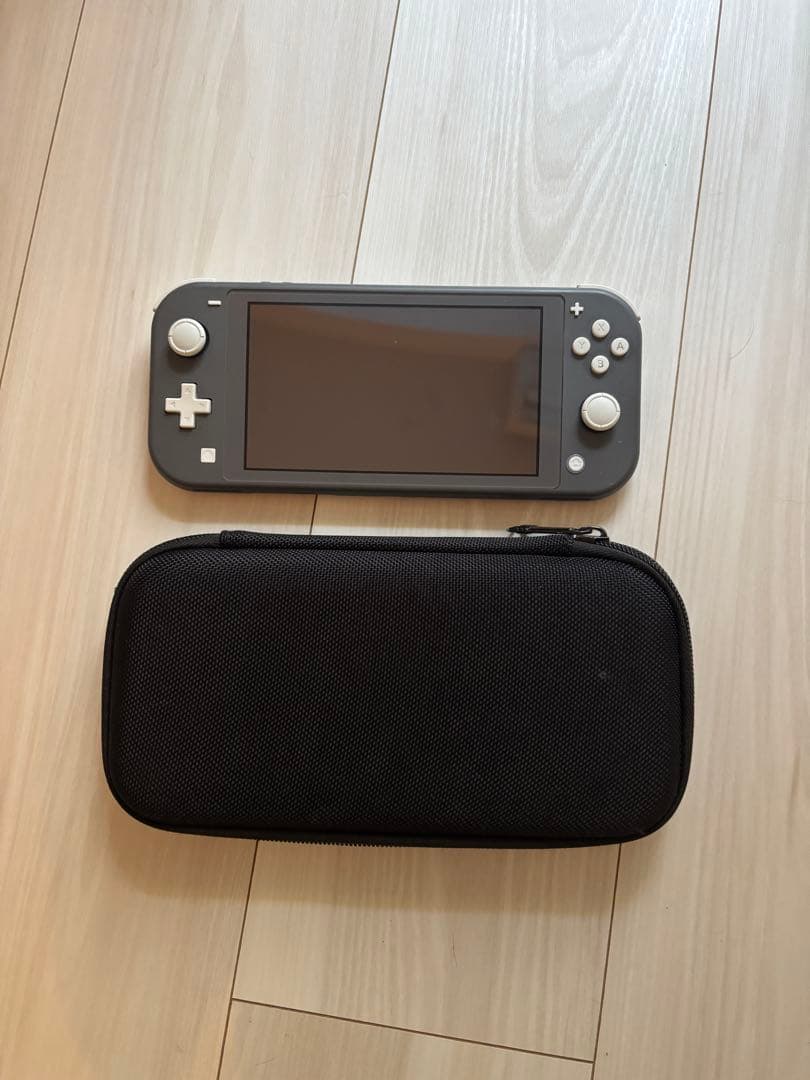 澪*様 本体 任天堂スイッチライト　黒ケース付　Nintendo Switch