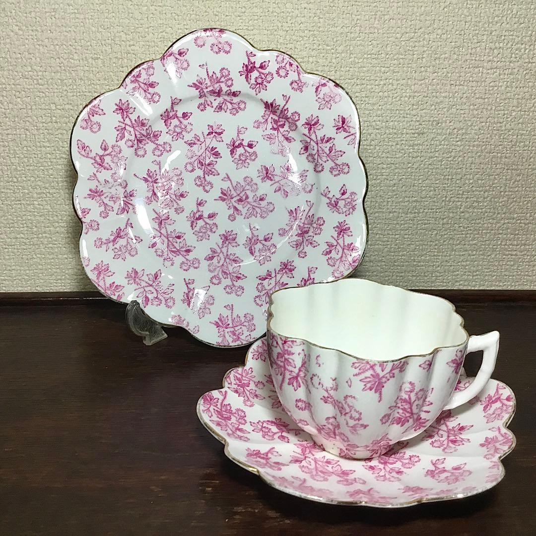 ワイルマン②◆ トリオ ◆レア ピンク シェリー デイジーシェイプ ティーカップ