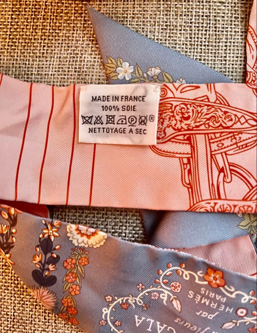 HERMÈS BRIDES D'GALA シルクスカーフ