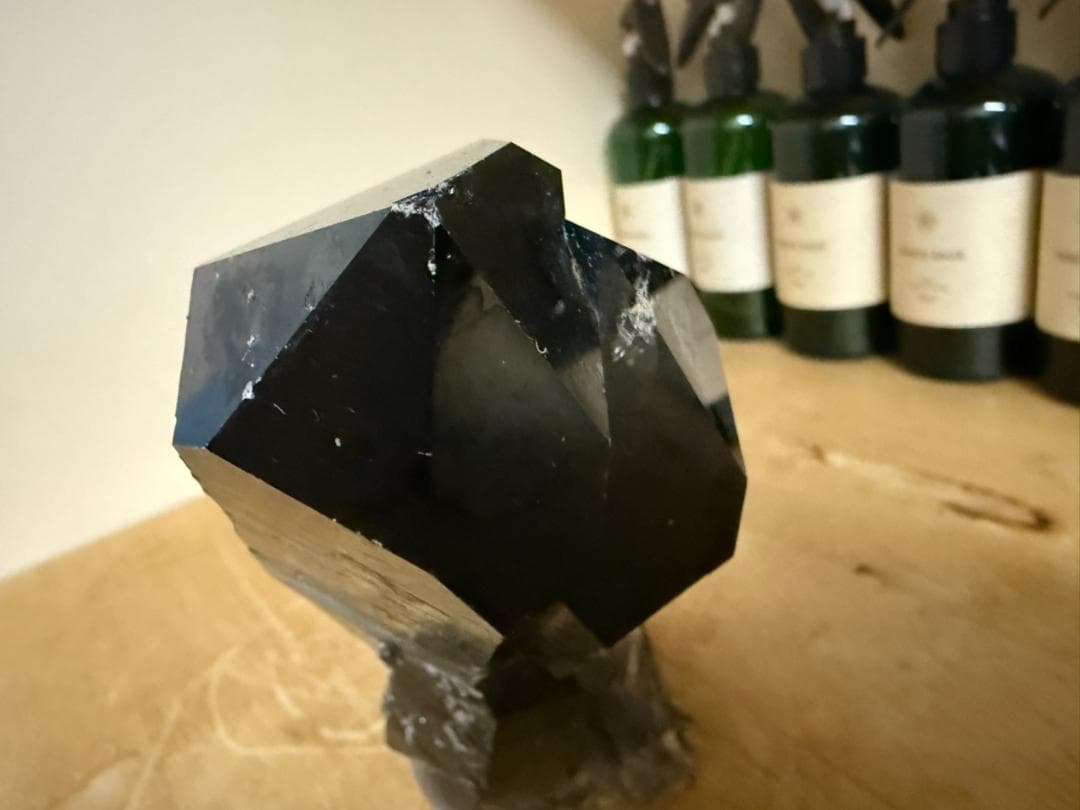 黒水晶　モリオン　原石　1493ｇ