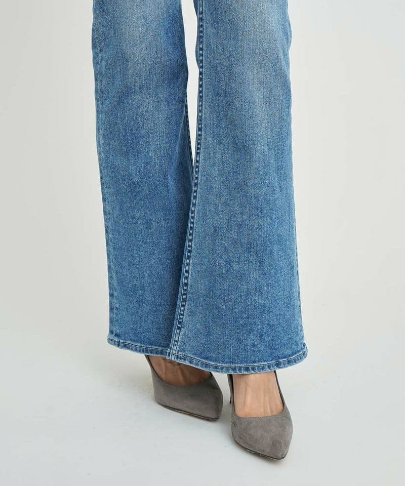 ヤヌーク【CLASSY11月号掲載】ブーツカット / FLB