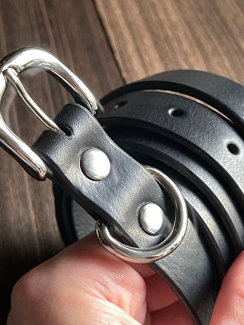 スタッズナローロングベルト　シルバー　ミッスーリ　HTC CALEE