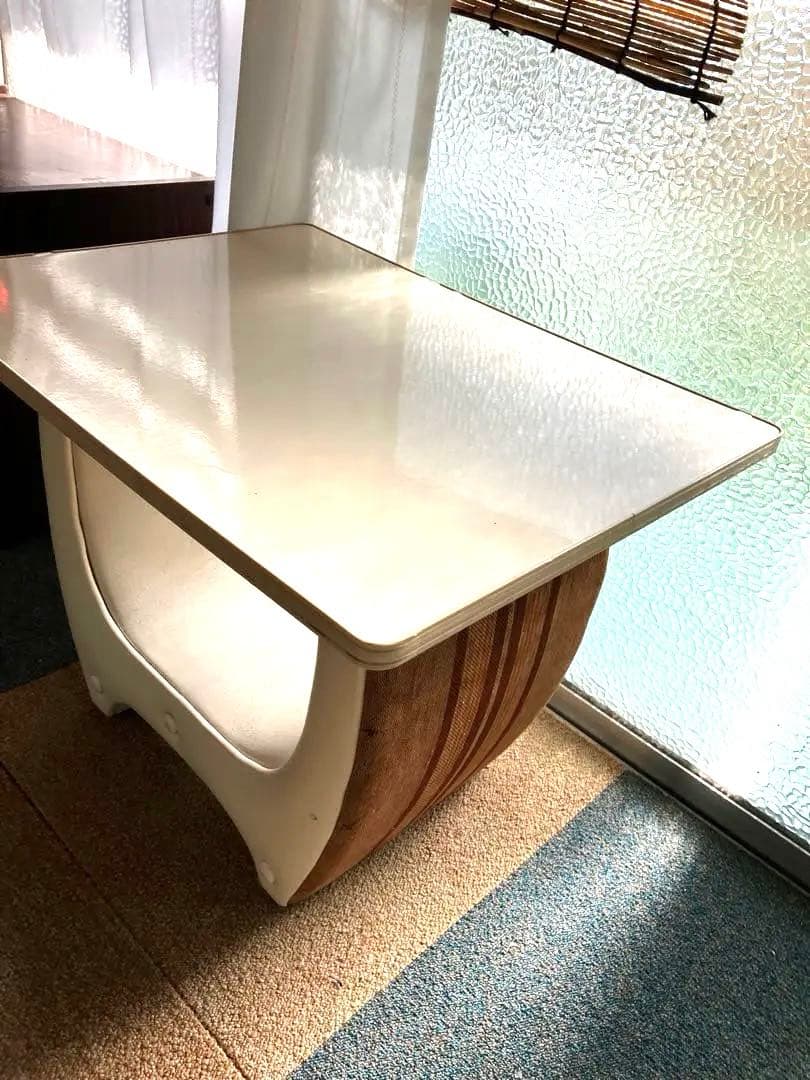 レトロテーブル