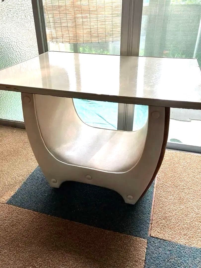 レトロテーブル