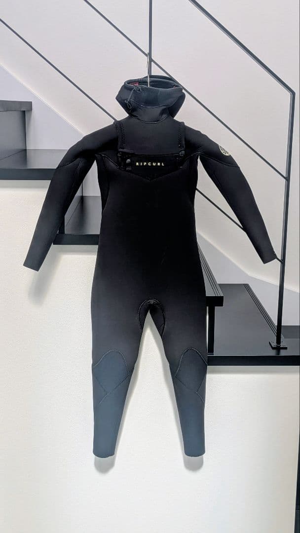 rwaz【Rip curl】ジュニア（キッズ）フード付きセミドライ