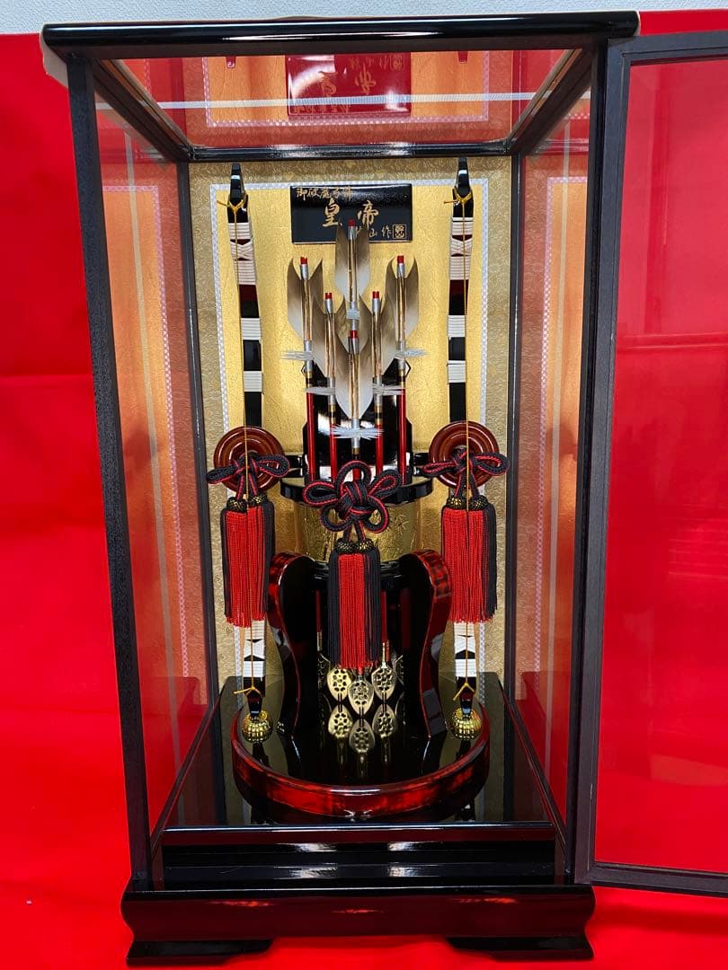 破魔弓　幹山作　ガラスケース２０号・間口約３３×奥行約２８×高さ約６０㎝