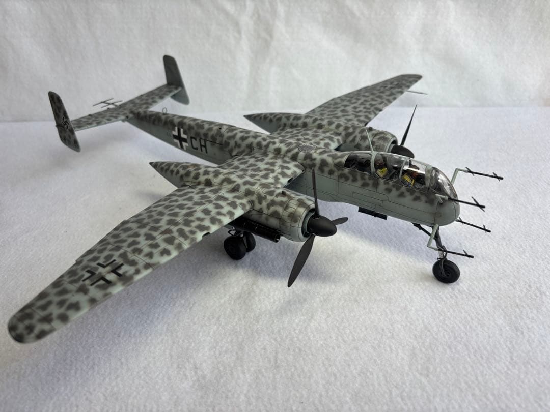 1／48ドイツ空軍ハインケルHe219Aウーフー夜間戦闘機プラモデル完成品