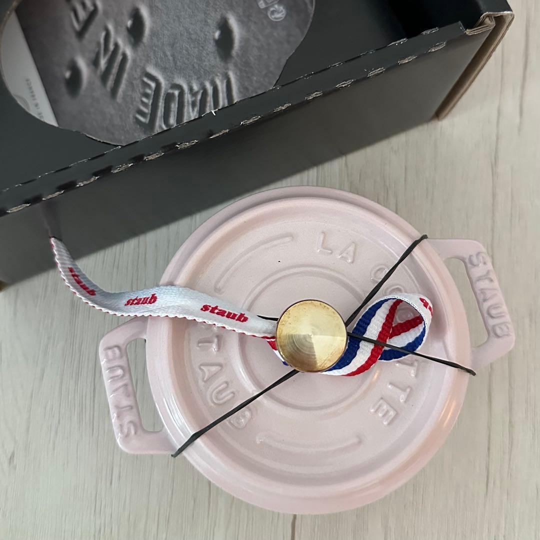 staub ココット ピンク