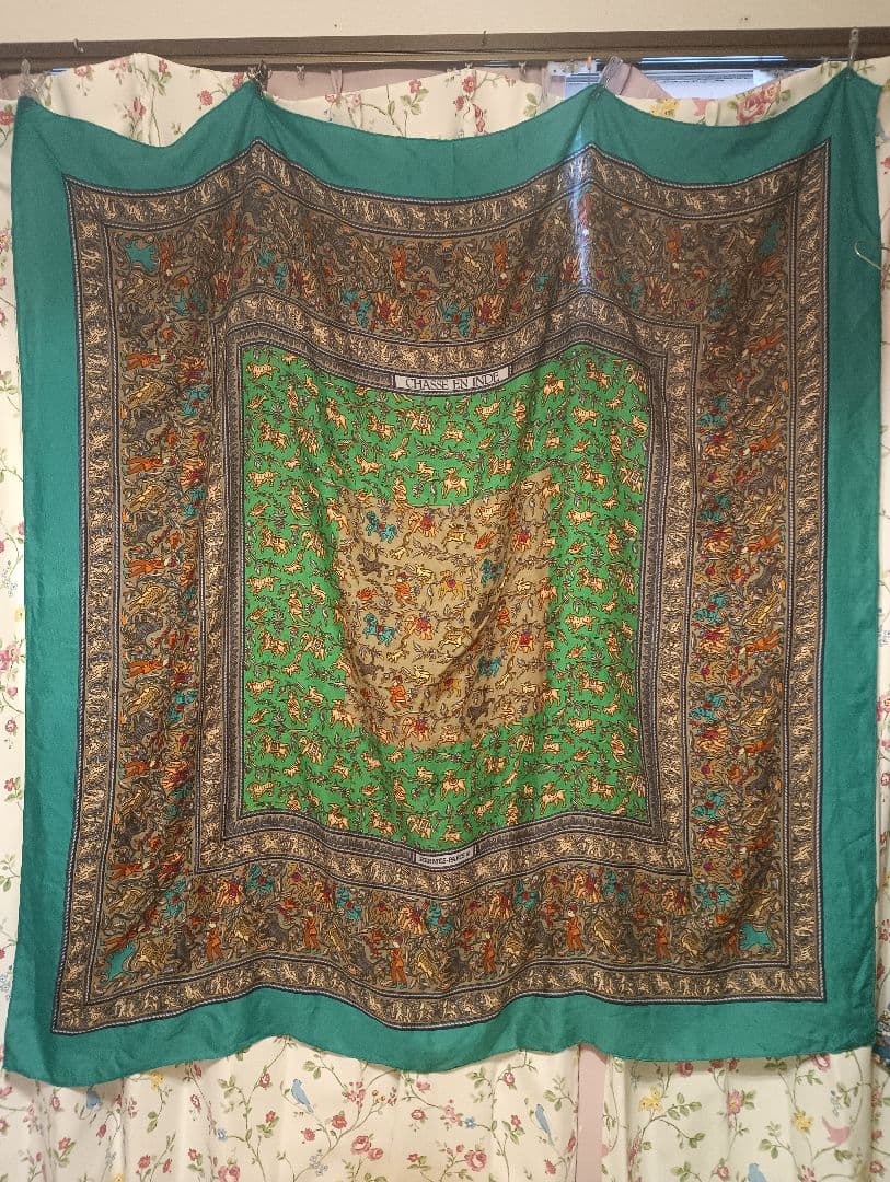 HERMES CHASSE EN INDE シルクスカーフ