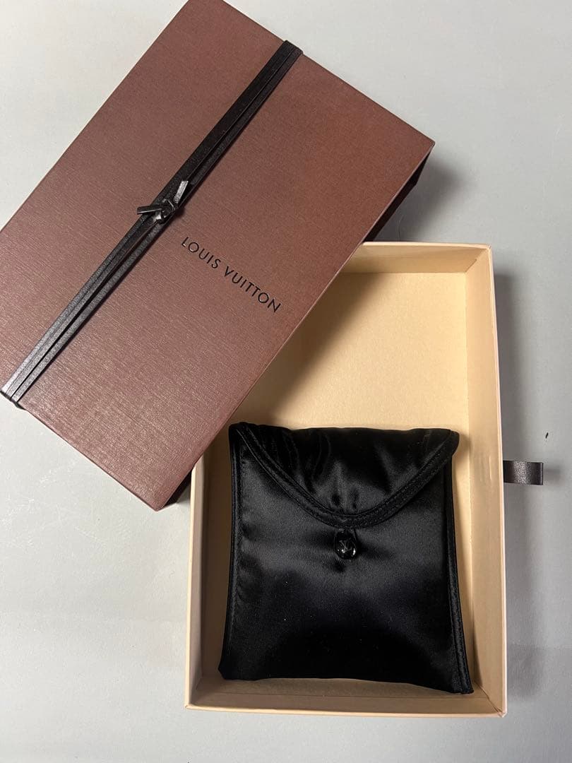 LOUIS VUITTON　レーシーモノグラムソックス　シルクポーチ付　未使用品