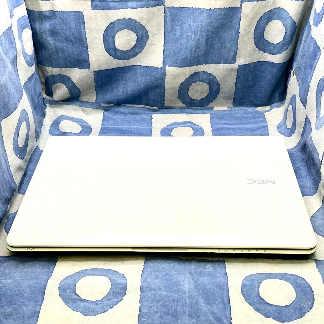 大特価！サクサク快適SSD☆人気白ノートパソコン♡ブルーレイ&カメラ！Win11