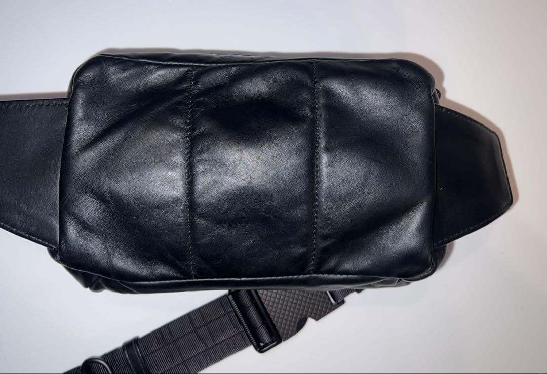 BOTTEGAVENETA ボッテガ・ヴェネタボディ バッグ イントレチャート黒