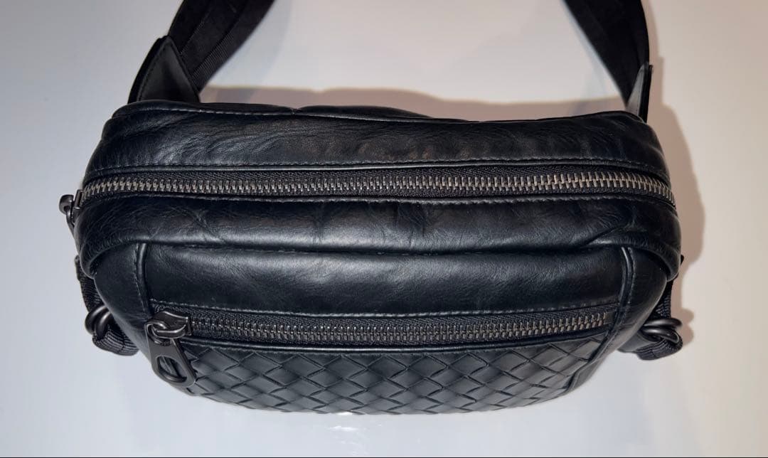 BOTTEGAVENETA ボッテガ・ヴェネタボディ バッグ イントレチャート黒