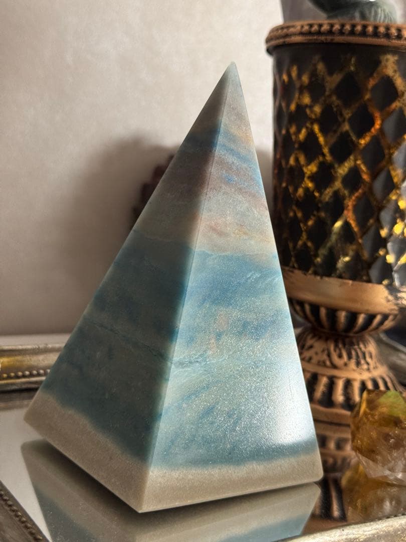 トロレアイト ピラミッド型 ブラジル産 【グラデーションキラキラブルー 】