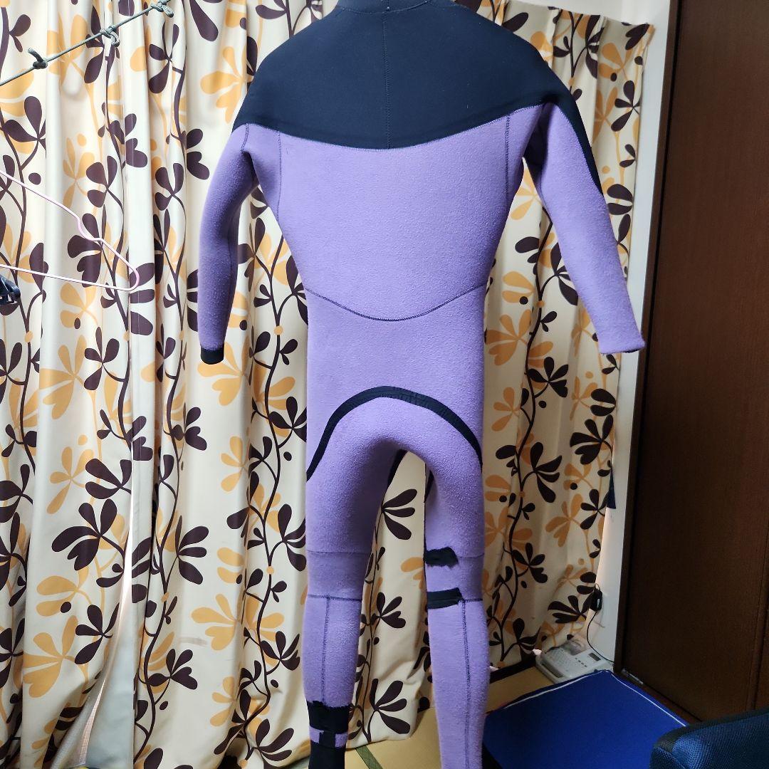 【メロー、MELLOW】セミドライウェットスーツ　MLサイズ