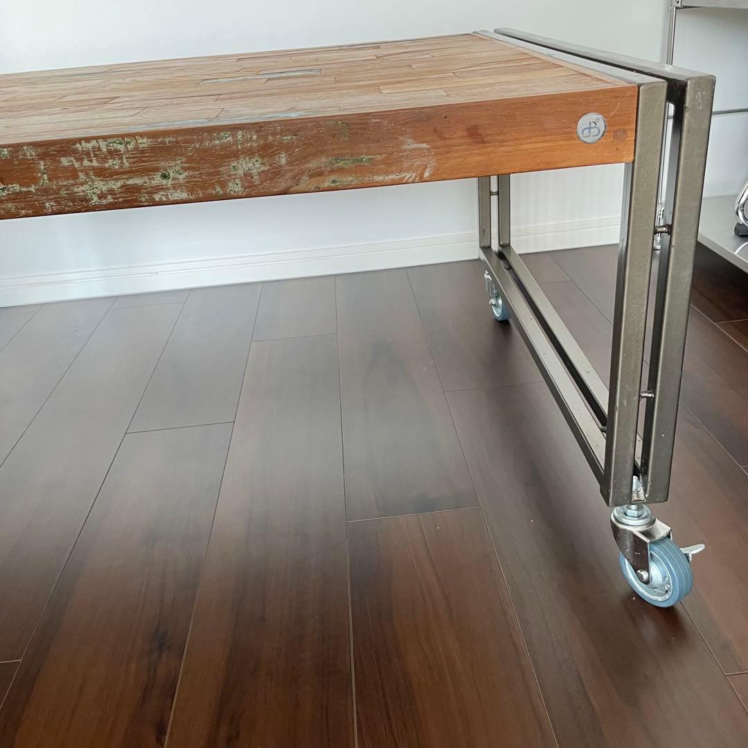 d-Bodhi（ディーボディ） ストッパー機能付きキャスター仕様センターテーブル