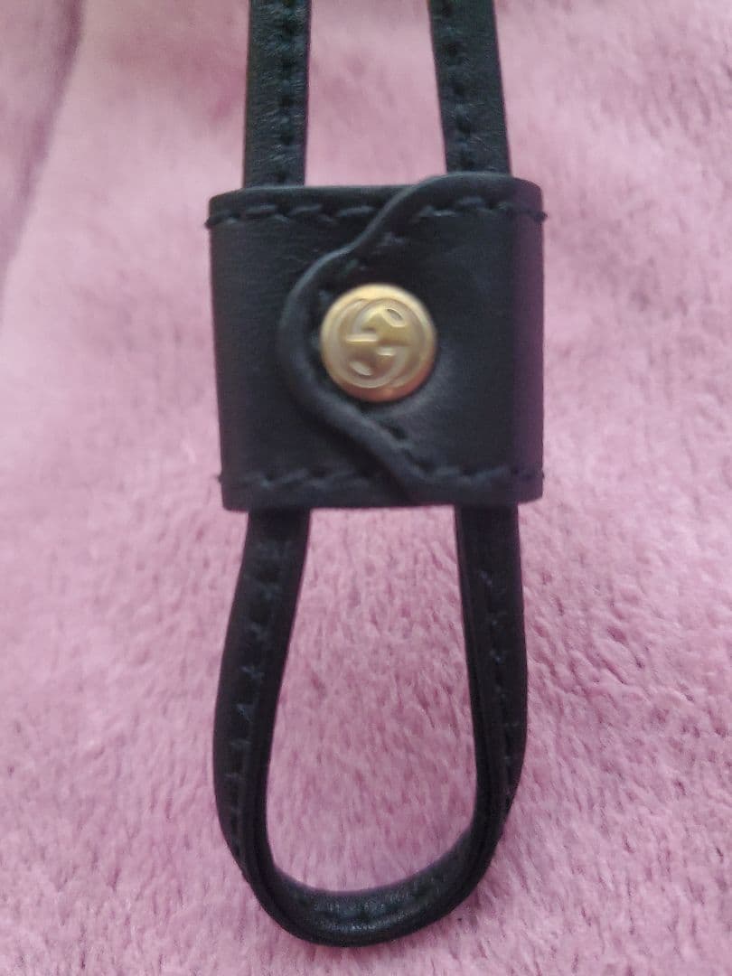 閲覧ありがとうございます！ GUCCI ブラックファーイヤーマフ