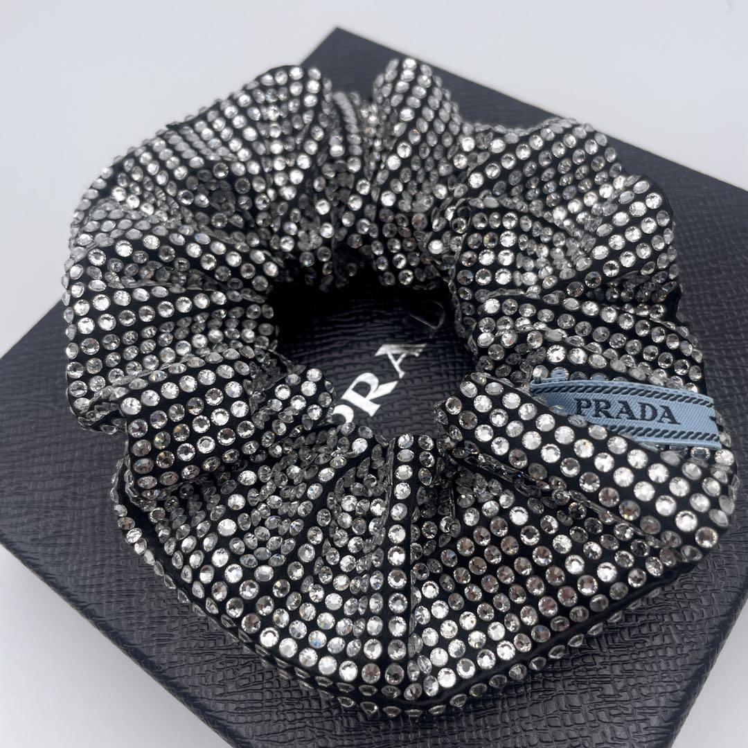 【未使用級】　PRADA　プラダ　シュシュ　ラインストーン　三角ロゴ　ヘアアクセ
