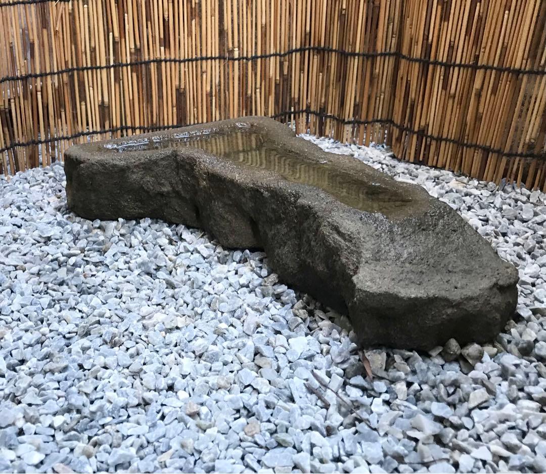 【天然石・石鉢・盆石・水鉢・コケ鉢】石付石岩松岩ヒバ寄せ植え鉢庭石オブジェ置物