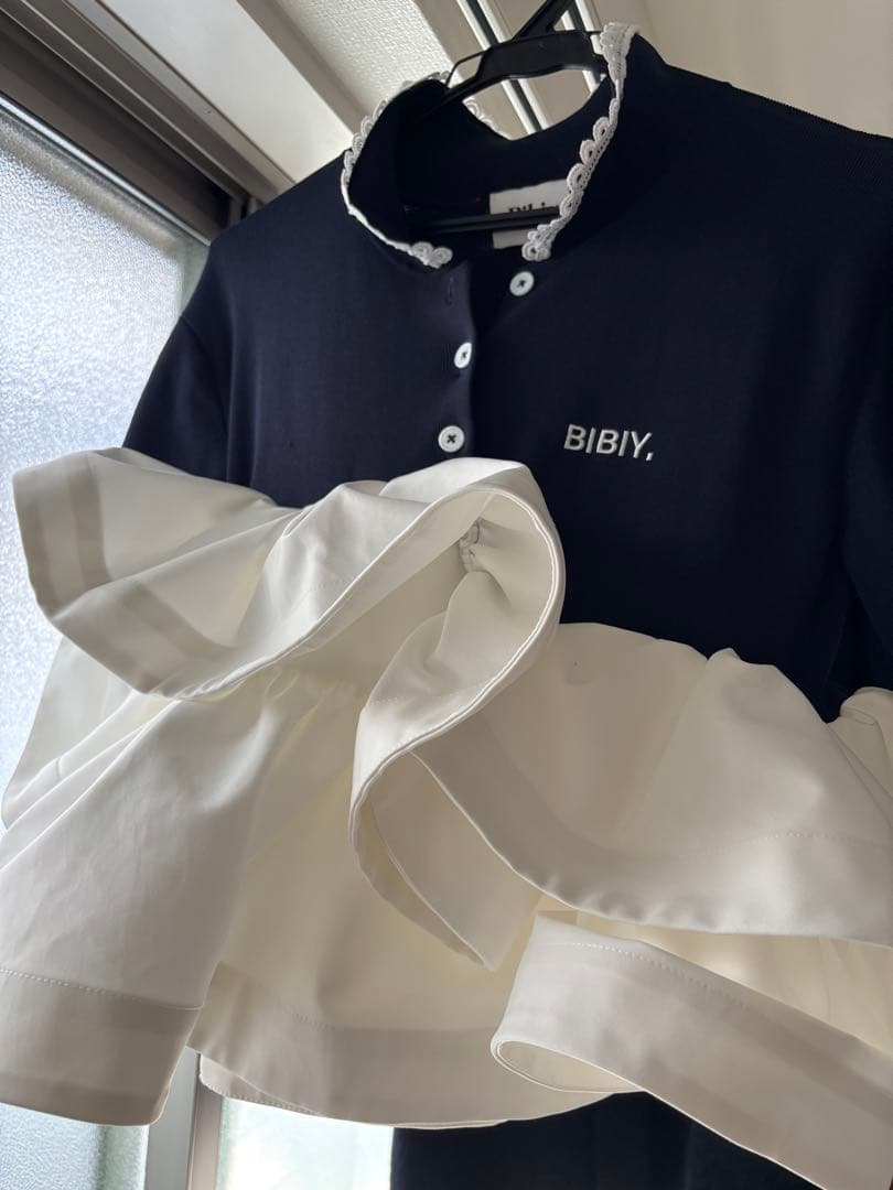 ⭐︎BIBIY. ネイビー　トップス