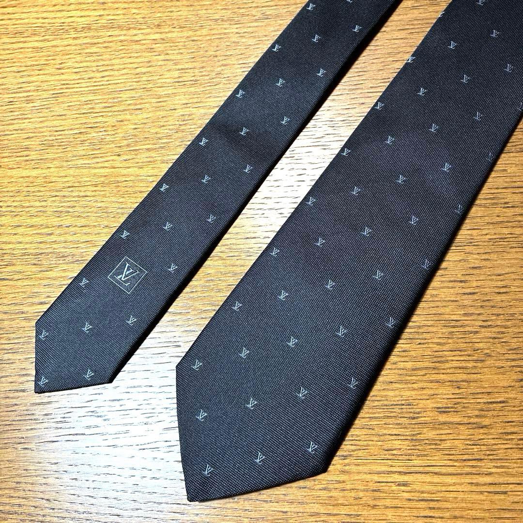 【美品】LOUIS VUITTON ルイヴィトン 黒ネクタイ