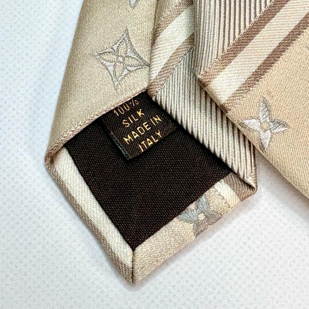 新品未使用　LOUIS VUITTON シルク100% ネクタイ　ベージュ