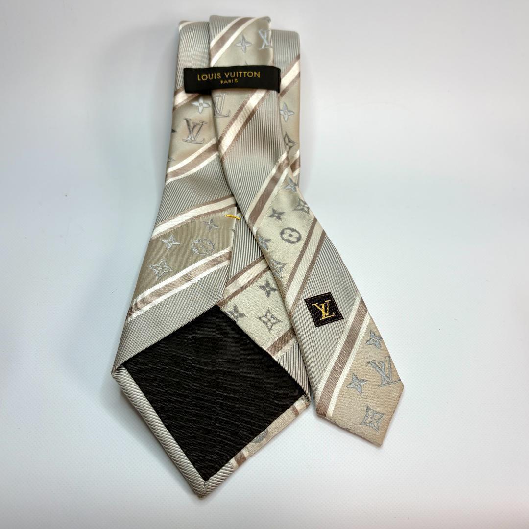 新品未使用　LOUIS VUITTON シルク100% ネクタイ　ベージュ