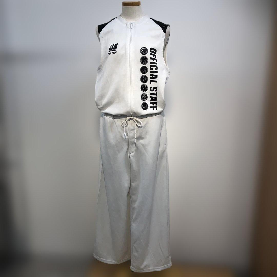 ボディコンバットレズミルズ激レア商品海外の方にもおすすめです。つなぎタイプ