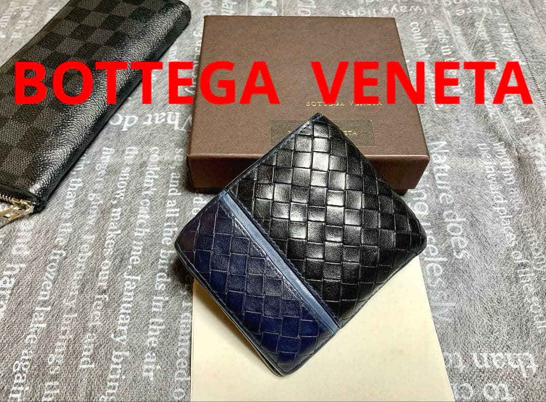 BOTTEGA VENETA 2折りイントレチャート レア品‼️