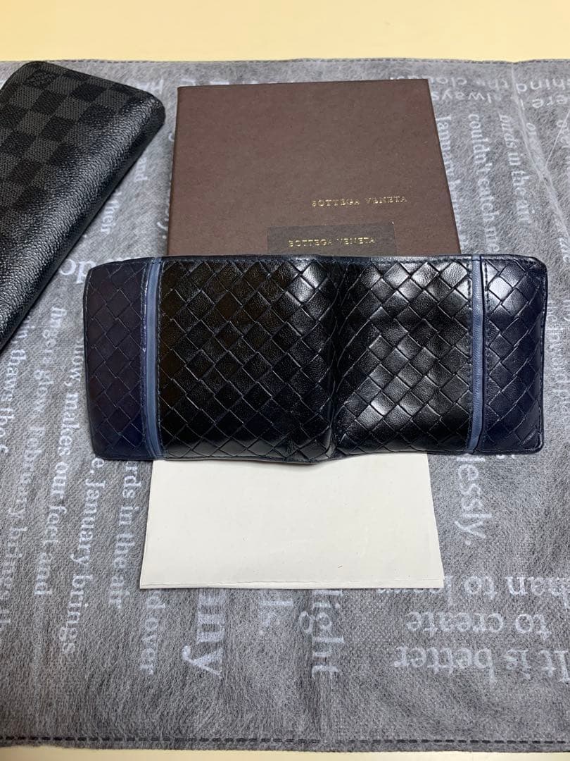 BOTTEGA VENETA 2折りイントレチャート レア品‼️