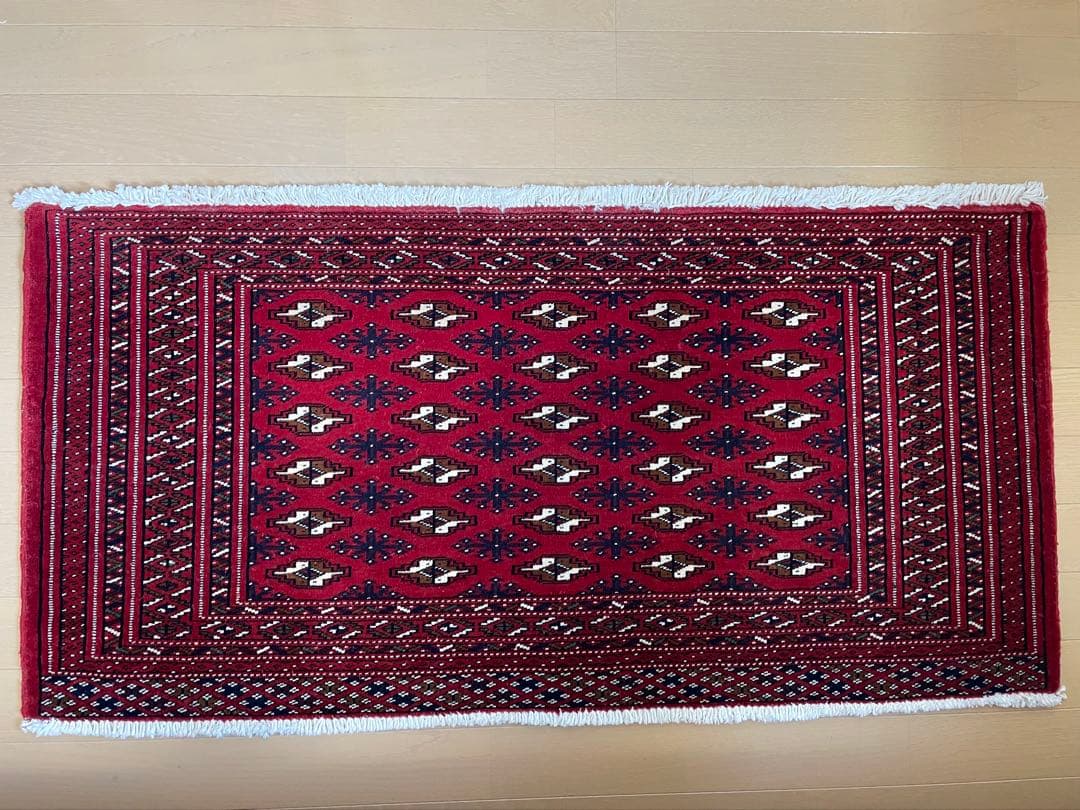 ペルシャ絨毯　トライバルラグ　オールドトルクメン　111cm x 57cm