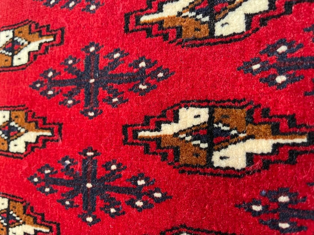 ペルシャ絨毯　トライバルラグ　オールドトルクメン　111cm x 57cm