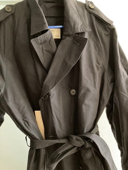 サメオ 新品ユナイテッドアローズ黒トレンチコートＬ