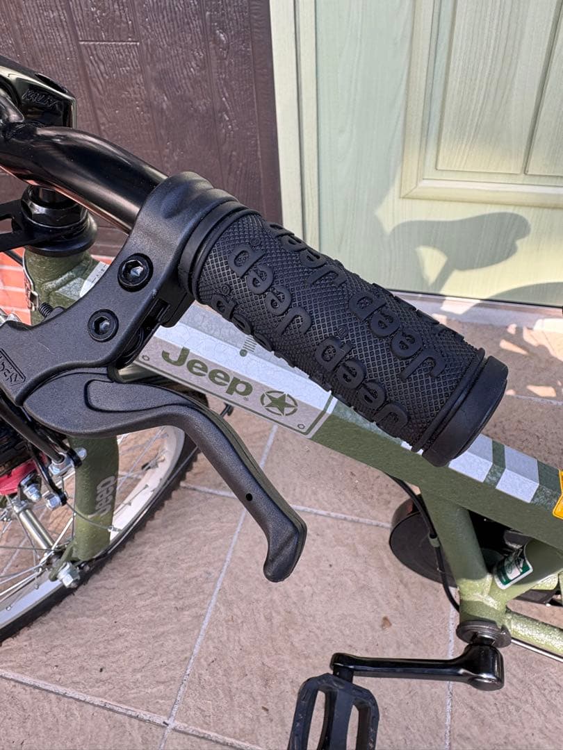 【美品】Jeep 子供用オリーブ色 2025年　　　　　　　現行モデル 18in