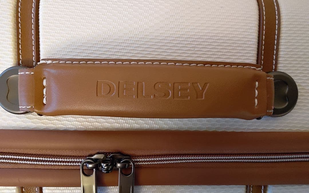 送料込み 3連休限定価格 DELSEY キャリーバッグ 超美品【汚れなし✨超美品
