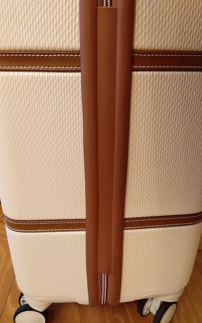 送料込み 3連休限定価格 DELSEY キャリーバッグ 超美品【汚れなし✨超美品