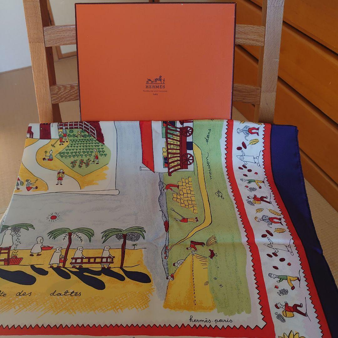 Hermès エルメス　カレ90　スカーフ