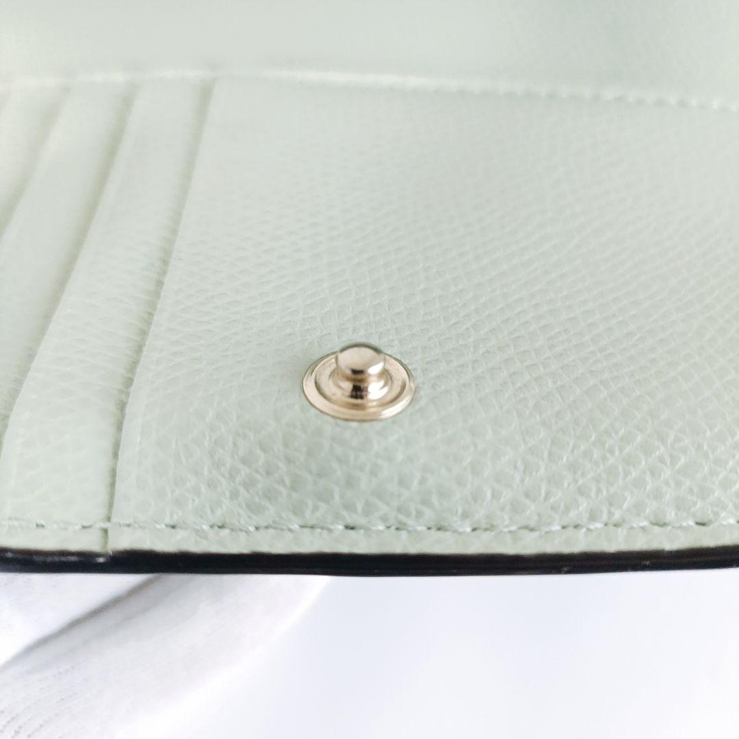 未使用品　フルラ カメリア コンパクト二つ折り財布　レザー　ターコイズ色