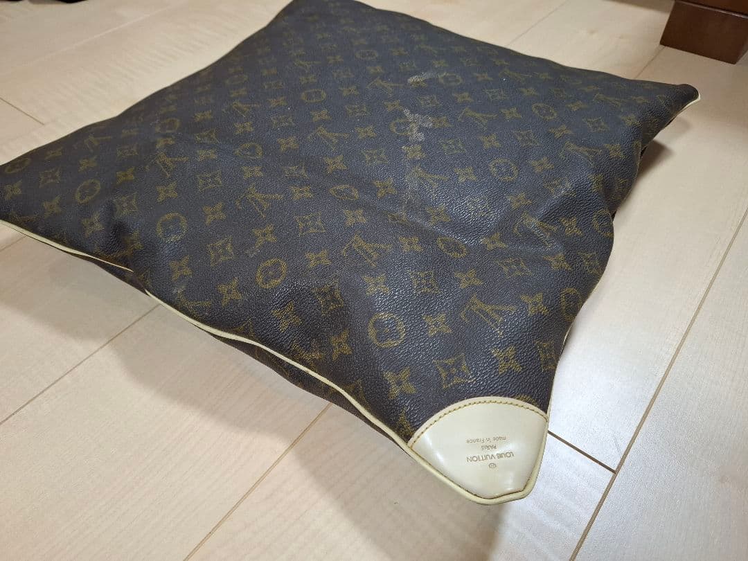値下!! レア物　ルイ・ヴィトン モノグラム クッション カバー