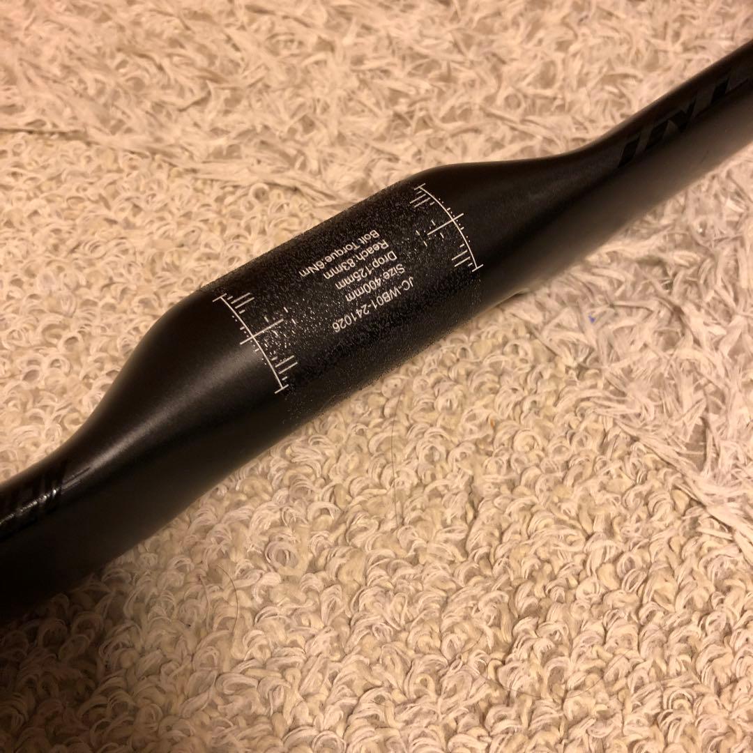 TNI エアロファースト　カーボンハンドルバー　幅400mm