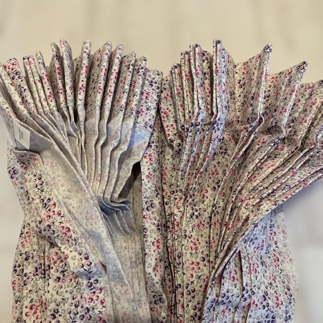 新品未使用　ローラアシュレイ　タルーラ　二つ山　オーダーカーテン　ピンク　②