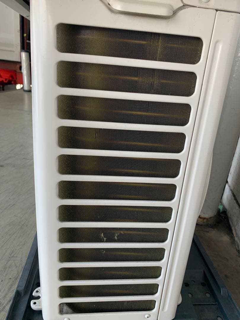 TOSHIBA エアコン室外機セットRAS-J221ARY (W) 2022年製