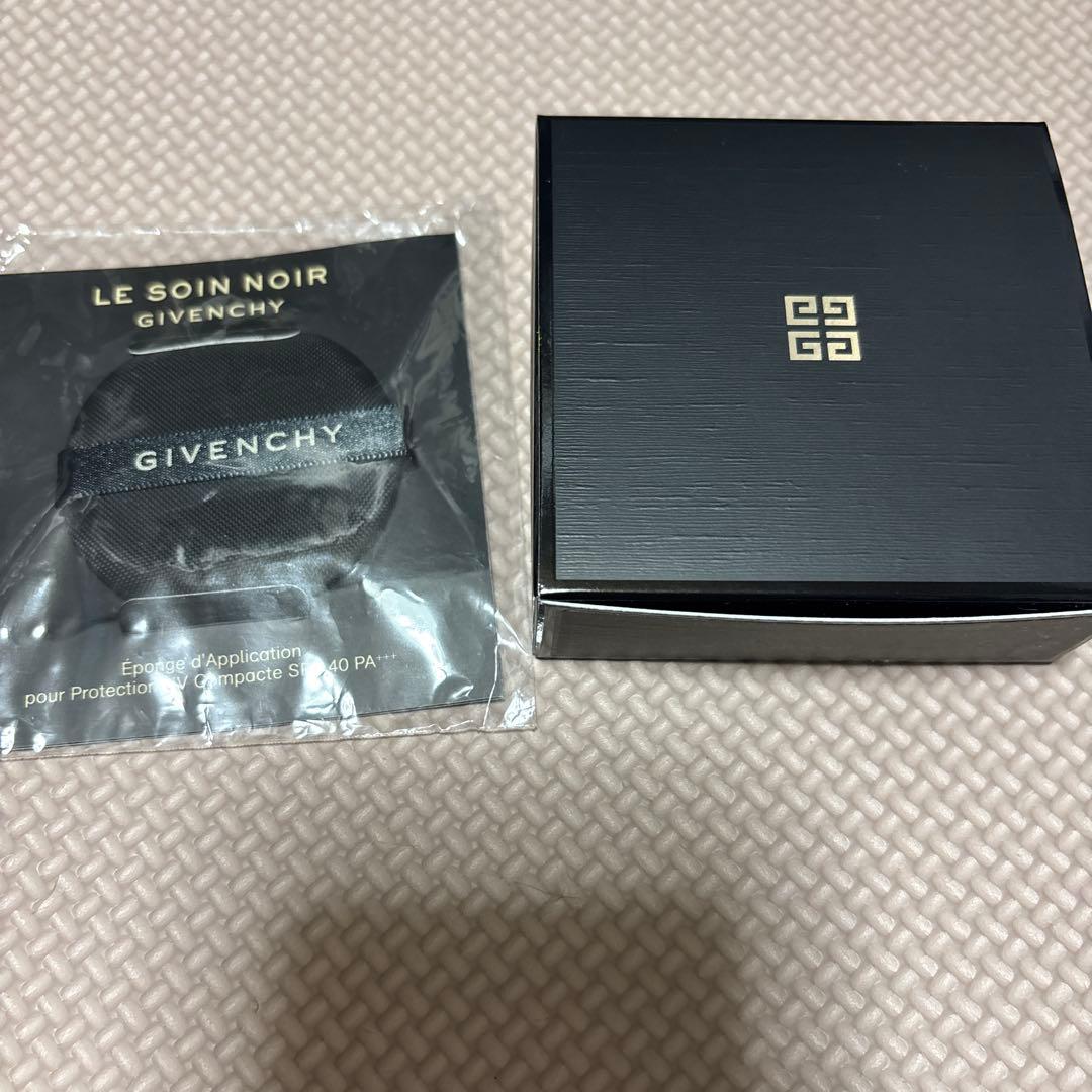ジバンシイ ソワン ノワール UV コンパクト　新品未使用　ジバンシー　パフ付き