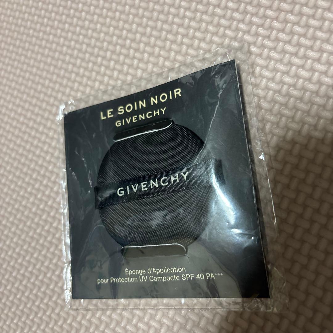ジバンシイ ソワン ノワール UV コンパクト　新品未使用　ジバンシー　パフ付き